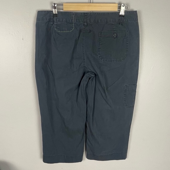 Y2K Cargo Capris - Picture 2 of 5